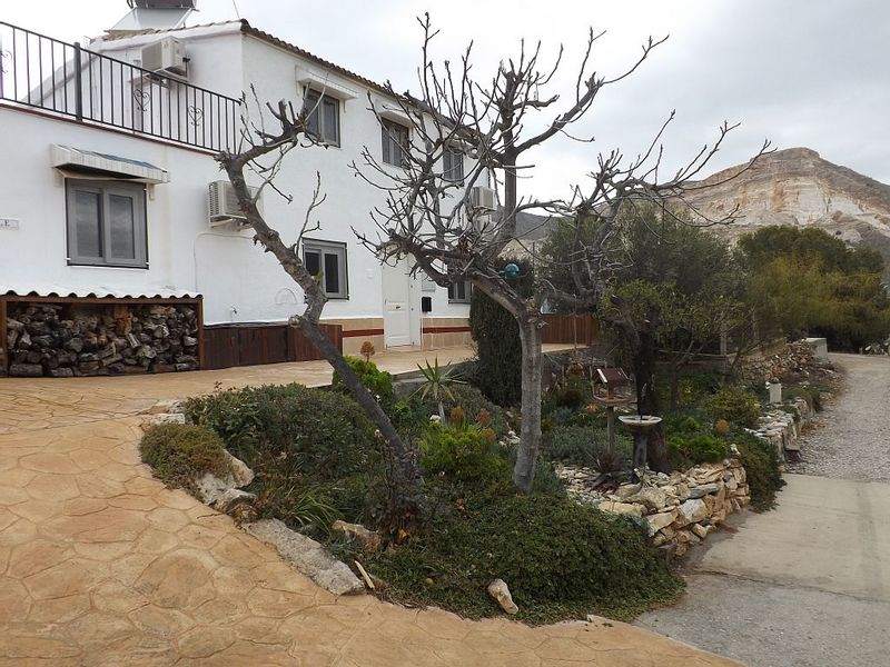 A VERSATILE HAVEN IN THE MOUNTAINS OF ANDALUCIA - Almeria, Spain