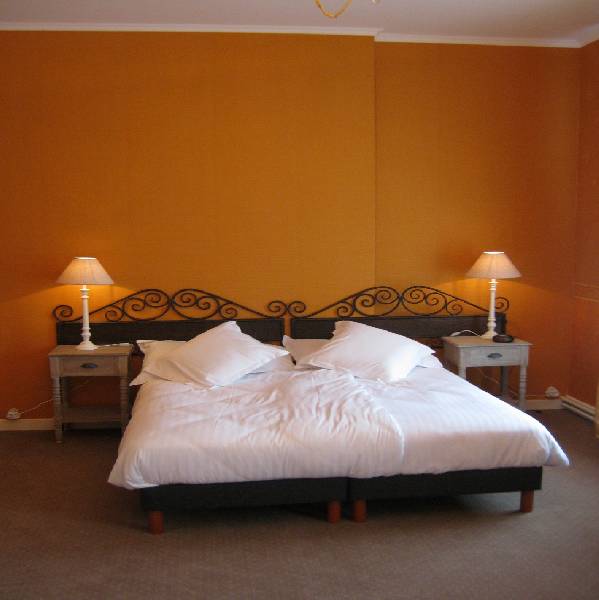 Chateau de Moulin le Comte **** B&B + dinner