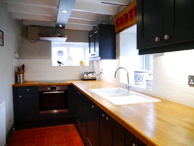 Beautiful holiday cottage sleeping four people in a pretty village in North Wales - cyclist owned!