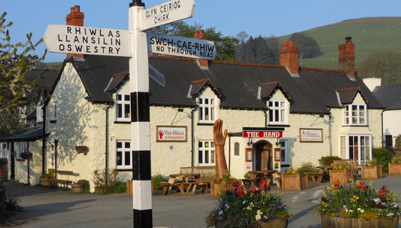 Beautiful holiday cottage sleeping four people in a pretty village in North Wales - cyclist owned!