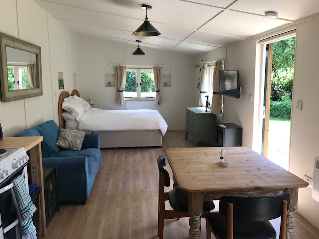 Self catering accommodation in a beautiful garden near the historic ridgeway