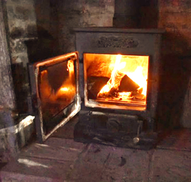 Self catering accommodation in a beautiful garden near the historic ridgeway